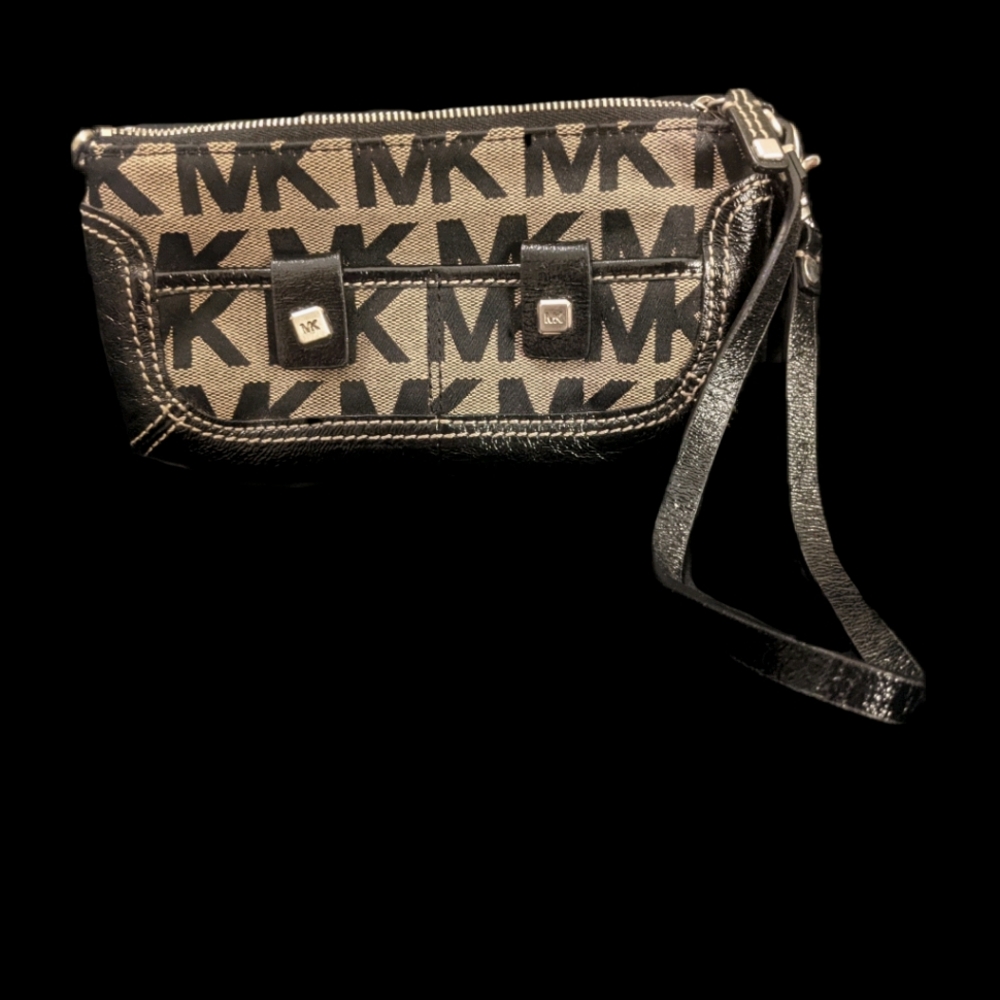 Michael Kors Wristlet